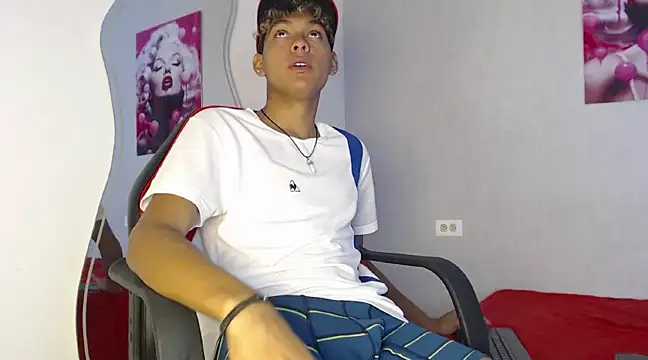 Snapshot of kyam_adams chatting on 03.01.25 kyam adams online show from 03.01.25