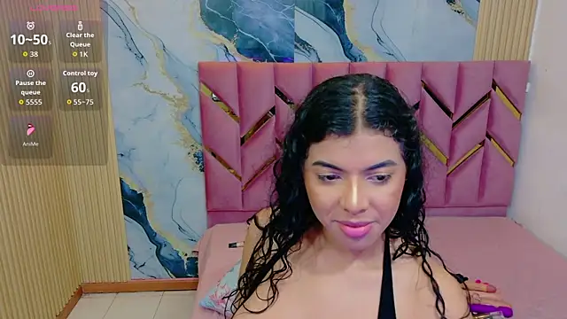 Snapshot of hotiergirl chatting on 05.18.26 hotiergirl online show from 05.18.26