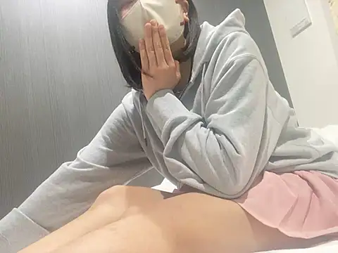 Snapshot of sakuchaaa_2525 chatting on 03.08.25 sakuchaaa 2525 online show from 03.08.25