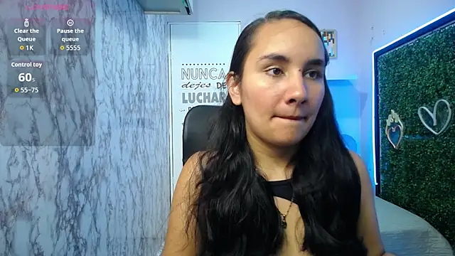 Snapshot of Maylin_horny19 chatting on 09.10.25 Maylin horny19 online show from 09.10.25