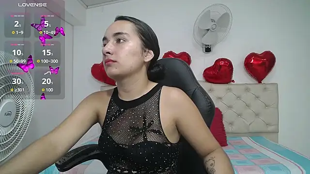 Snapshot of Maylin_horny19 chatting on 10.07.25 Maylin horny19 online show from 10.07.25