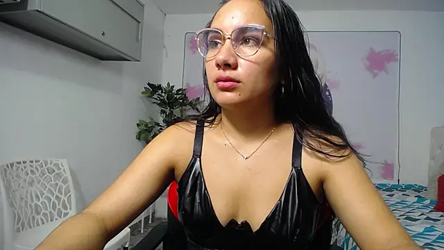 Maylin horny19 online show from 04.27.26
