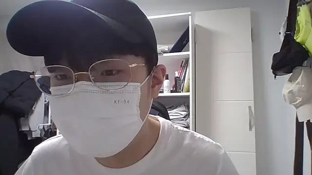 Snapshot of chaycer chatting on 02.25.25 chaycer online show from 02.25.25