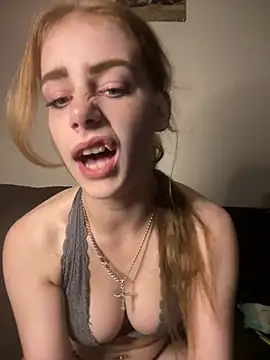 Snapshot of VioletxBlue chatting on 07.17.26 VioletxBlue online show from 07.17.26