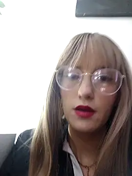 Snapshot of SussanHottye1_ chatting on 01.20.25 SussanHottye1 online show from 01.20.25