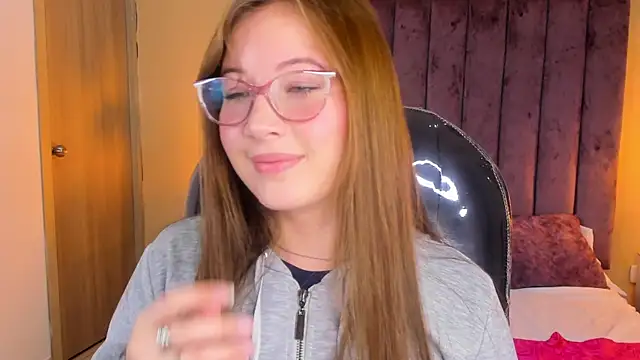 Snapshot of Dahlia_Rousse chatting on 11.09.25 Dahlia Rousse online show from 11.09.25