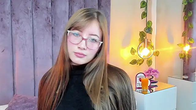 Snapshot of Dahlia_Rousse chatting on 12.17.25 Dahlia Rousse online show from 12.17.25