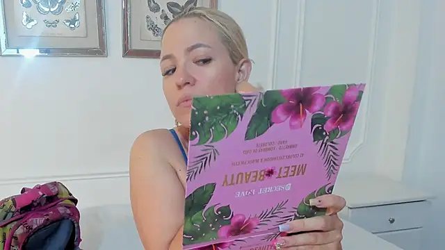 Cristal Bons online show from 02.28.25