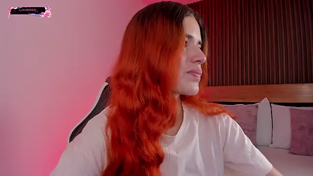 Snapshot of alliss_ginger_ chatting on 06.19.26 alliss ginger online show from 06.19.26