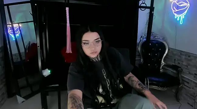 Snapshot of amyswallow7 chatting on 01.18.25 amyswallow7 online show from 01.18.25