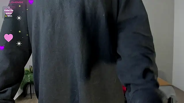 Luxury Woman online show from 10.25.25