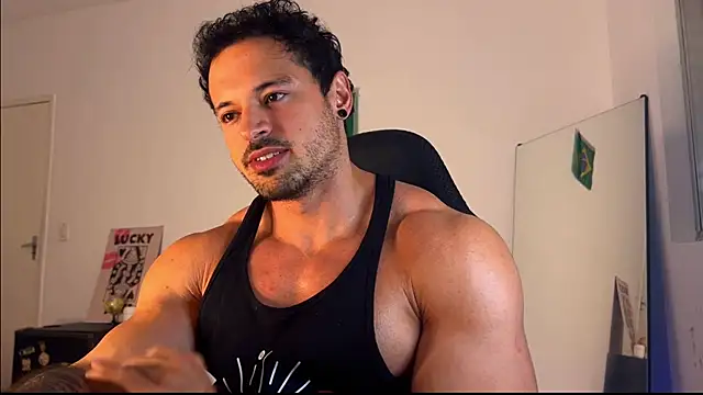 Snapshot of Lucasfit24 chatting on 07.25.26 Lucasfit24 online show from 07.25.26
