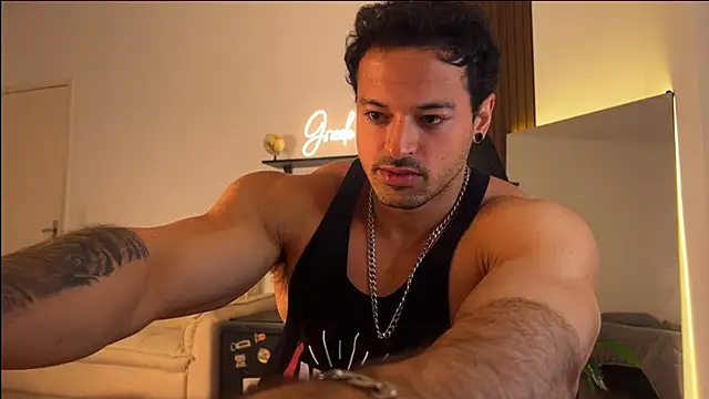 Snapshot of Lucasfit24 chatting on 08.05.26 Lucasfit24 online show from 08.05.26