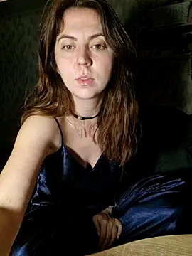 Melenka online show from 12.18.25