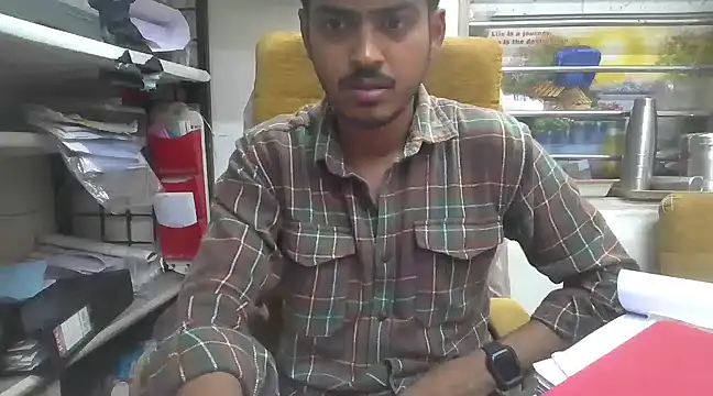 Snapshot of cute_modell chatting on 02.28.25 cute modell online show from 02.28.25