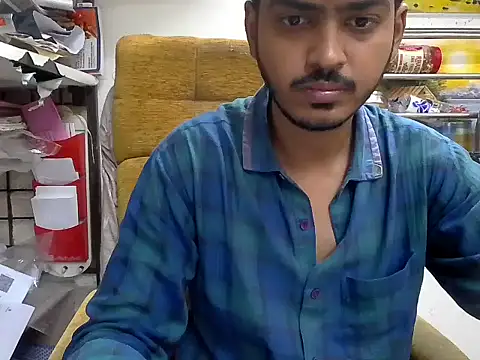 Snapshot of cute_modell chatting on 09.19.25 cute modell online show from 09.19.25