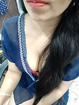 Snapshot of sexxy_shruti chatting on 10.08.25 sexxy shruti online show from 10.08.25
