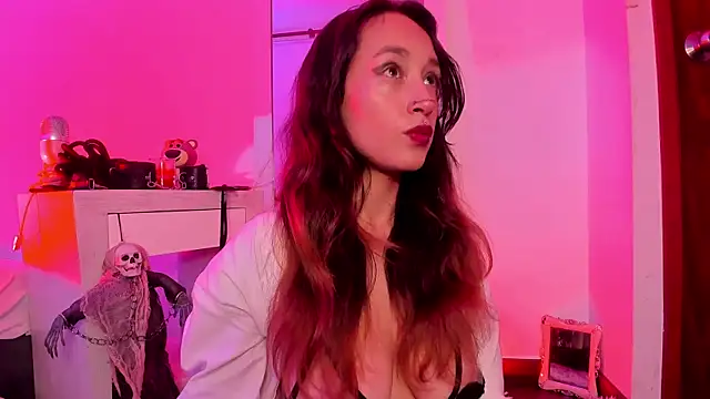 coral jonesss online show from 10.23.25