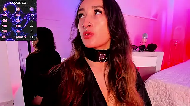 coral jonesss online show from 11.24.25