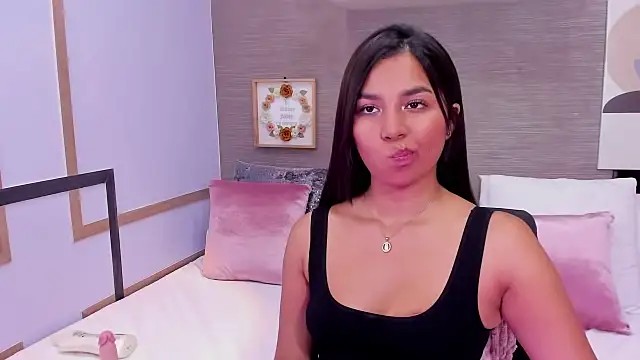 CharlotteGraay online show from 02.13.25