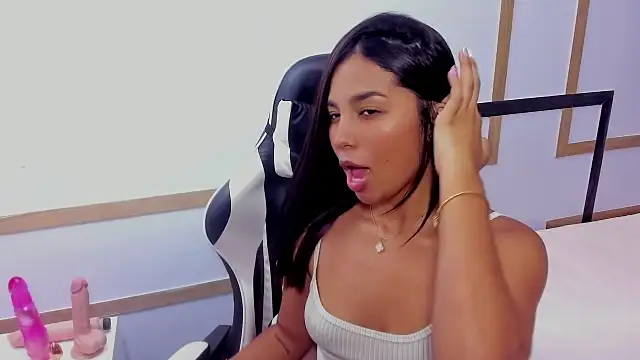 CharlotteGraay online show from 02.25.25