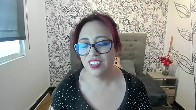 Snapshot of Victoria_Adamns chatting on 03.10.25 Victoria Adamns online show from 03.10.25