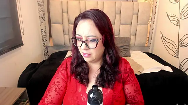 Victoria Adamns online show from 01.08.26