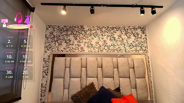 Victoria Adamns online show from 03.07.26