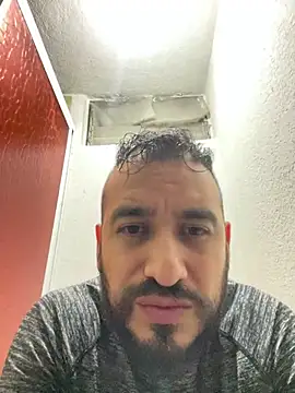 Snapshot of leonardohot1987 chatting on 01.11.25 leonardohot1987 online show from 01.11.25