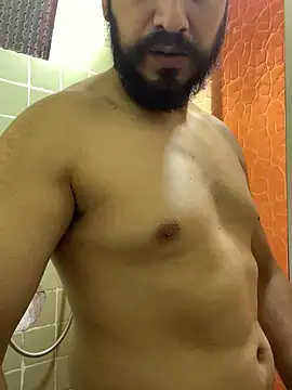 Snapshot of leonardohot1987 chatting on 02.12.25 leonardohot1987 online show from 02.12.25