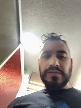 Snapshot of leonardohot1987 chatting on 03.12.25 leonardohot1987 online show from 03.12.25