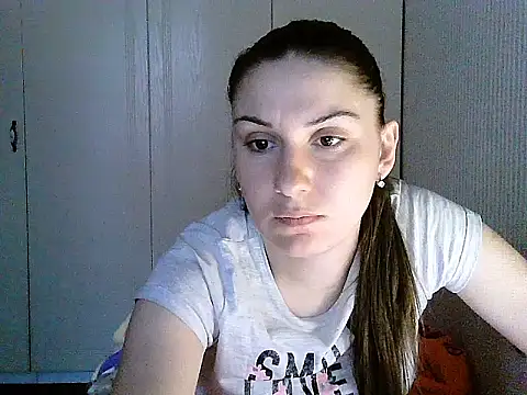 Snapshot of Yuliia30 chatting on 12.14.25 Yuliia30 online show from 12.14.25