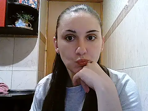 Snapshot of Yuliia30 chatting on 05.23.26 Yuliia30 online show from 05.23.26