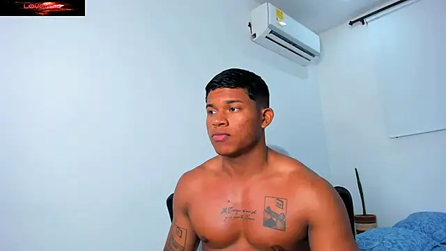 Snapshot of maxsteel177 chatting on 01.12.25 maxsteel177 online show from 01.12.25