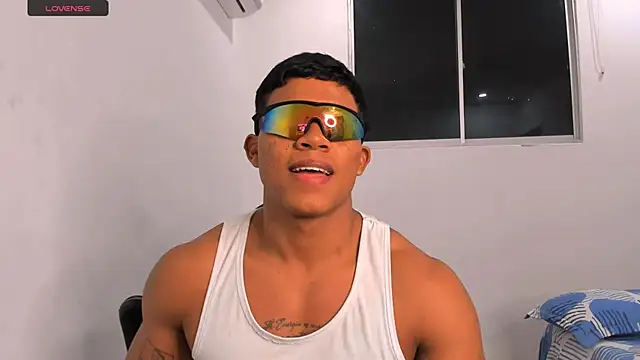 Snapshot of maxsteel177 chatting on 03.12.25 maxsteel177 online show from 03.12.25