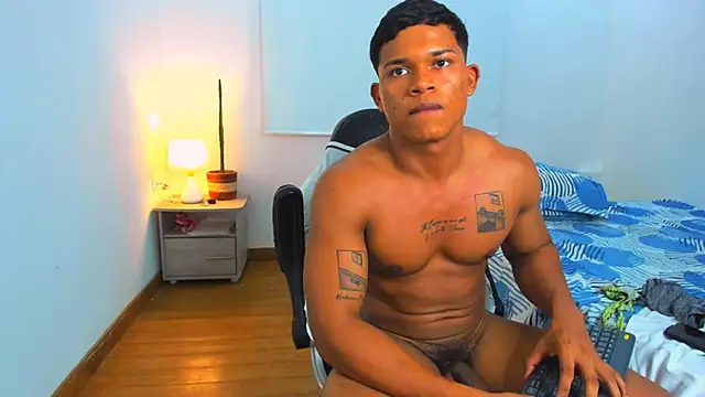 Snapshot of maxsteel177 chatting on 03.23.25 maxsteel177 online show from 03.23.25