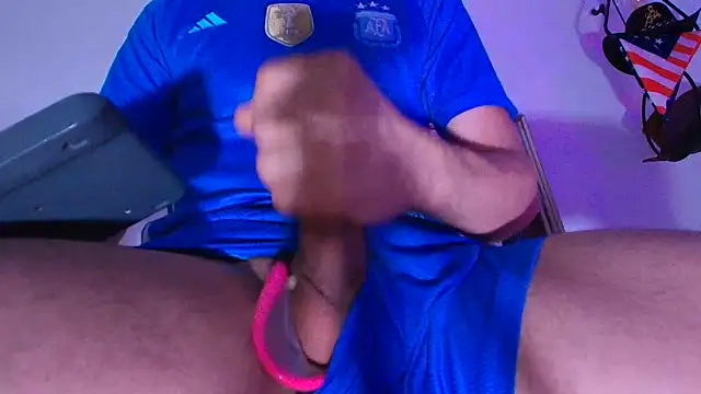 Snapshot of orlando_yate chatting on 10.25.25 orlando yate online show from 10.25.25