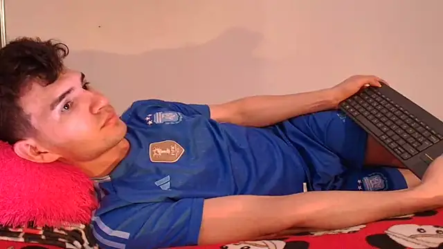 Snapshot of orlando_yate chatting on 10.28.25 orlando yate online show from 10.28.25