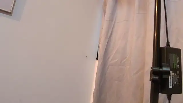 Snapshot of orlando_yate chatting on 11.04.25 orlando yate online show from 11.04.25