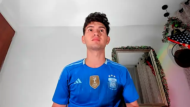 Snapshot of orlando_yate chatting on 12.02.25 orlando yate online show from 12.02.25