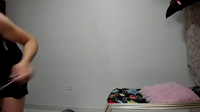 Snapshot of orlando_yate chatting on 12.05.25 orlando yate online show from 12.05.25