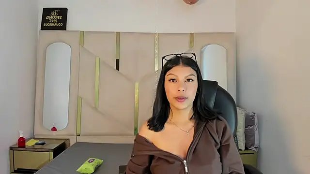 Salmaportman69 online show from 02.04.26