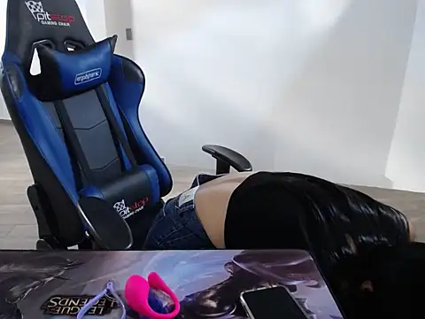 Francheskasmile online show from 02.24.25