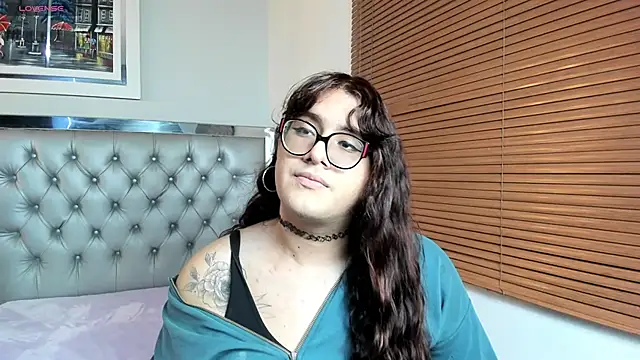 Snapshot of kathepickmanx chatting on 05.27.26 kathepickmanx online show from 05.27.26