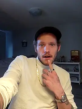 Snapshot of SoxxyNsh chatting on 02.19.25 SoxxyNsh online show from 02.19.25