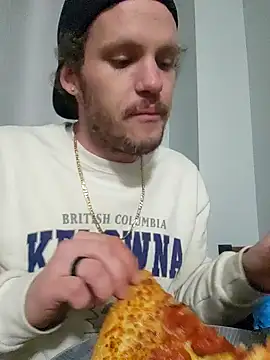 Snapshot of SoxxyNsh chatting on 03.13.25 SoxxyNsh online show from 03.13.25