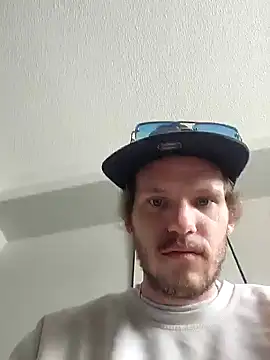 Snapshot of SoxxyNsh chatting on 03.13.25 SoxxyNsh online show from 03.13.25