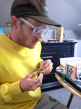 Snapshot of SoxxyNsh chatting on 09.19.25 SoxxyNsh online show from 09.19.25