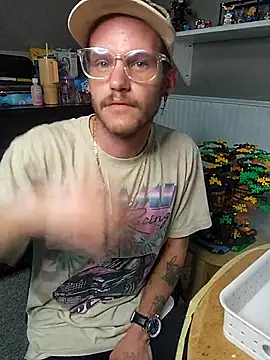 Snapshot of SoxxyNsh chatting on 09.23.25 SoxxyNsh online show from 09.23.25