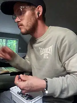 Snapshot of SoxxyNsh chatting on 09.25.25 SoxxyNsh online show from 09.25.25